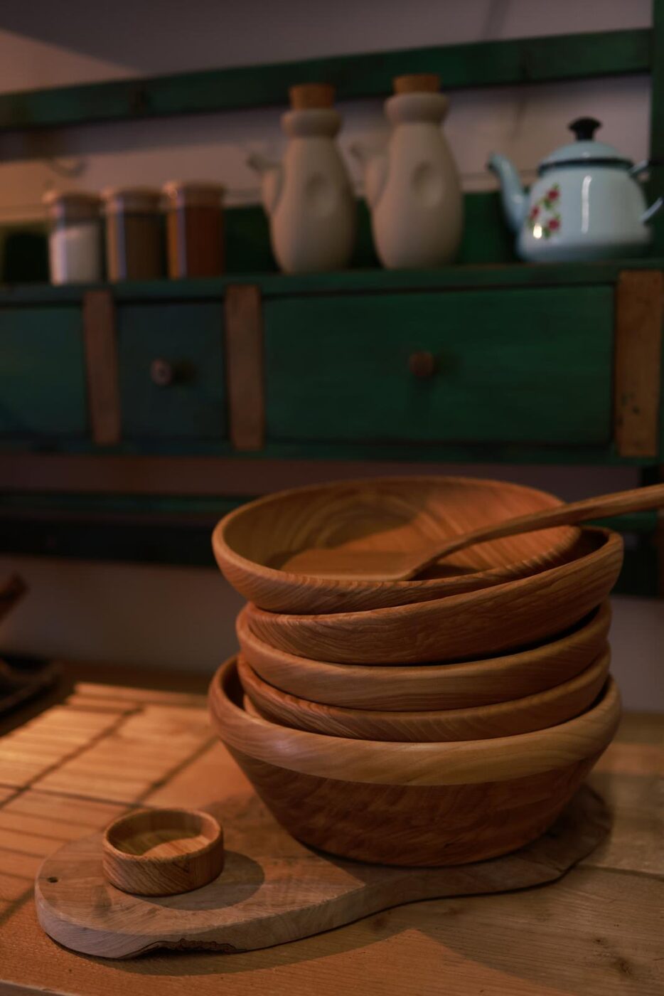 Handcrafted tableware