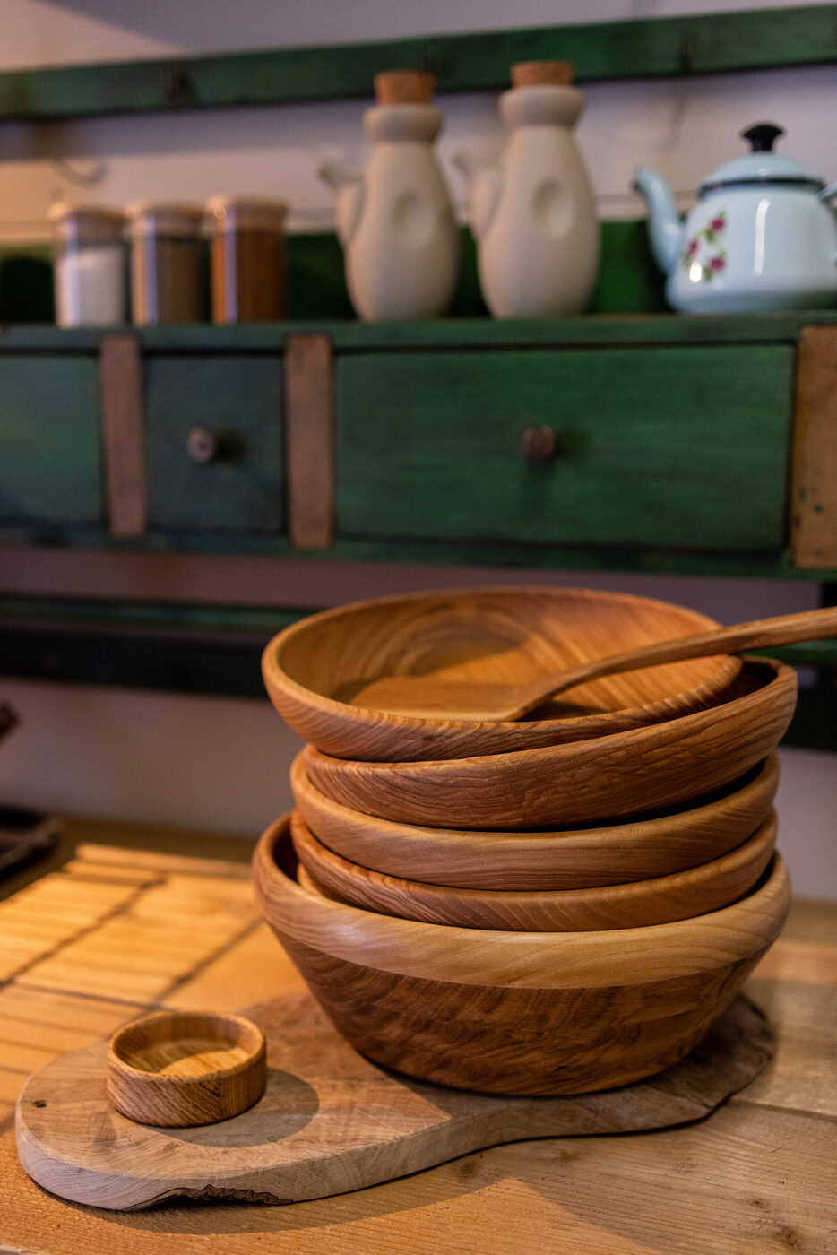 Handcrafted tableware in the kitchen